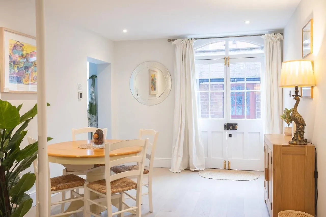 Spacious 1Br Victorian Cheltenham Flat In Cotswolds - Free Parking Apartment