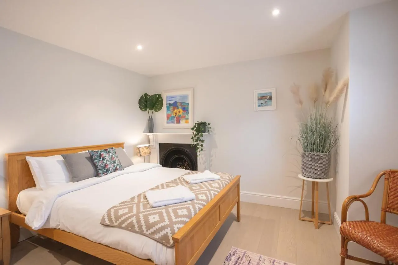 Spacious 1Br Victorian Cheltenham Flat In Cotswolds - Free Parking Apartment